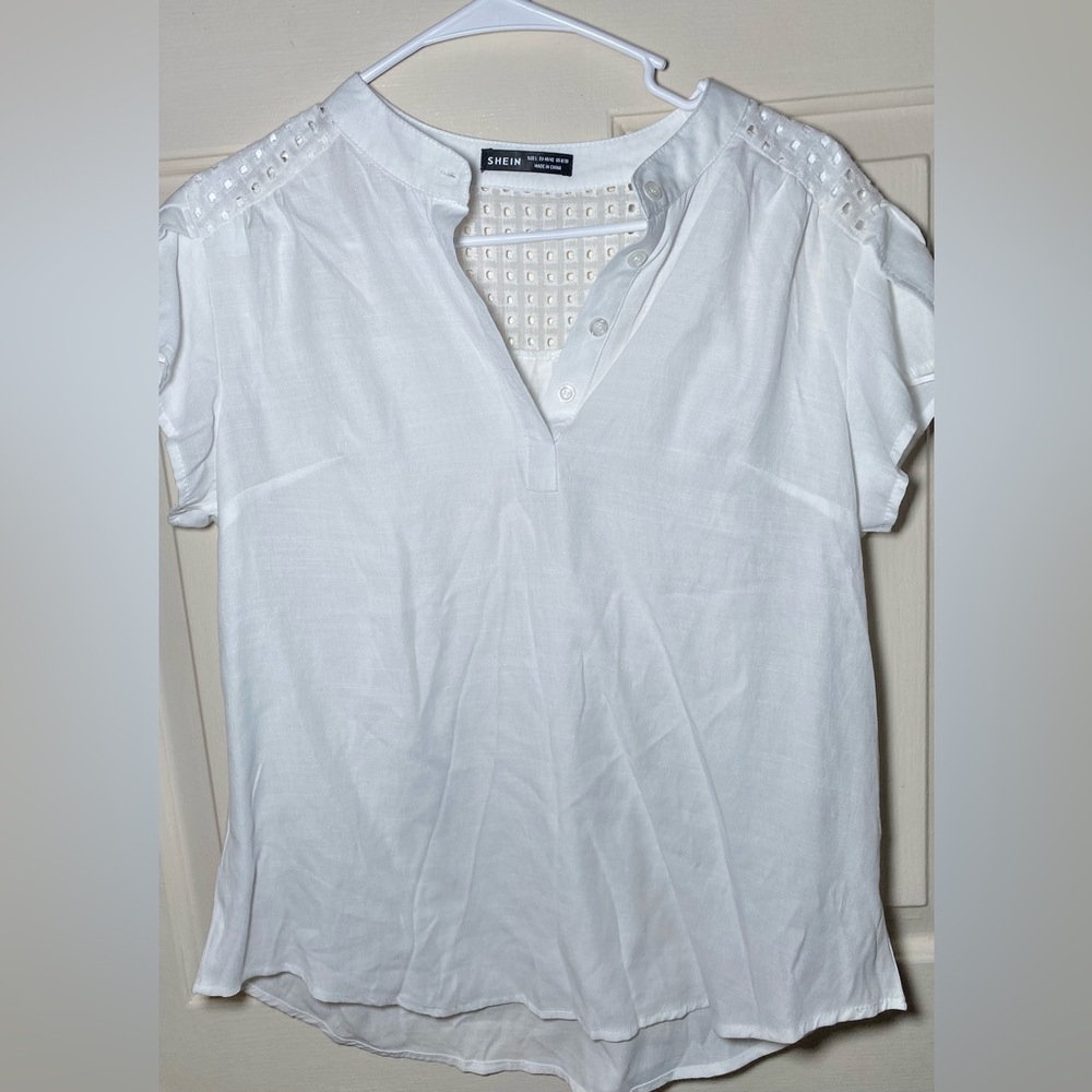 White Eyelet Short Sleeve Blouse‎ M